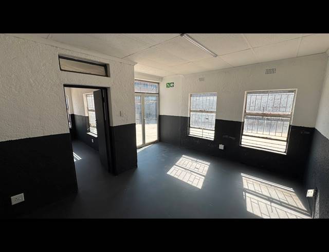 377M² WAREHOUSE TO LET IN WYNBERG